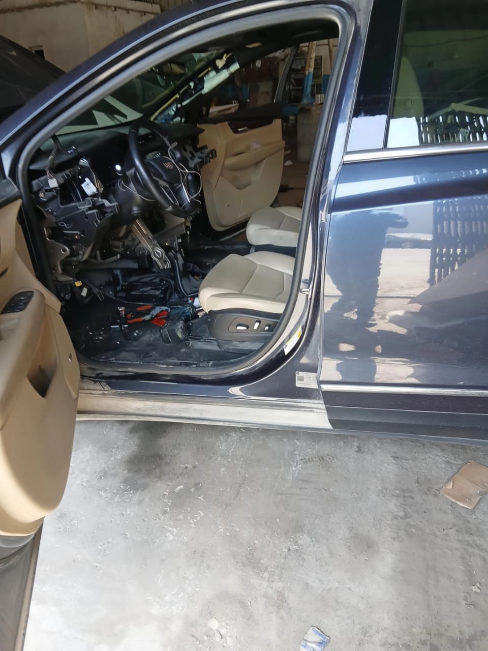 سيارة مخدومة في المركز المعتمد رقم 5