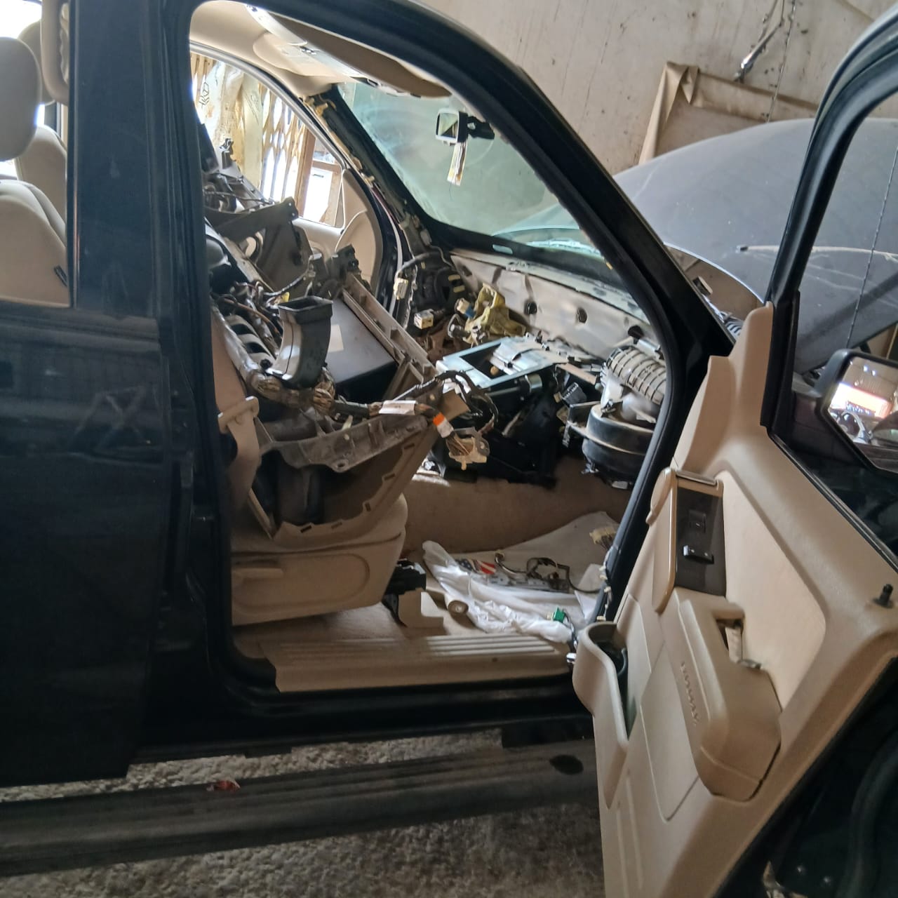 سيارة مخدومة في المركز المعتمد رقم 6